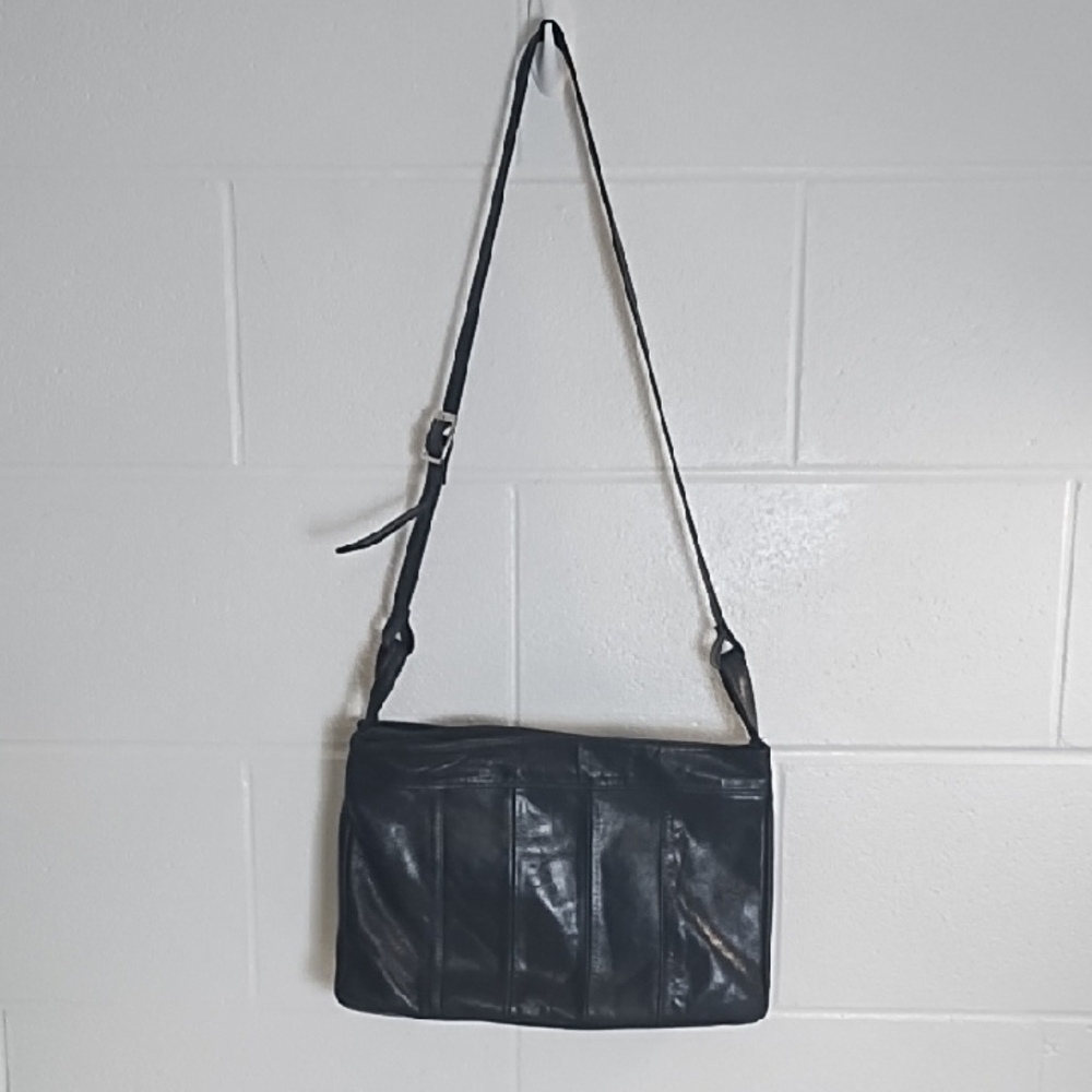 Black Leather Purse 12" Long X 4" Wide X 8" Height Adjustable Strap - Picture 13 of 16